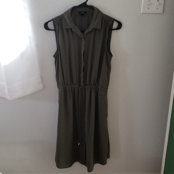 Sleeveless button up dress - Picture 1 of 3